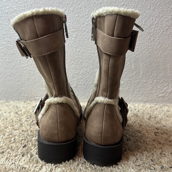 CHARLES BY CHARLES DAVID Chestnut Camper Faux Fur Moto Motorcycle Boots sz 7.5 - Picture 5 of 13